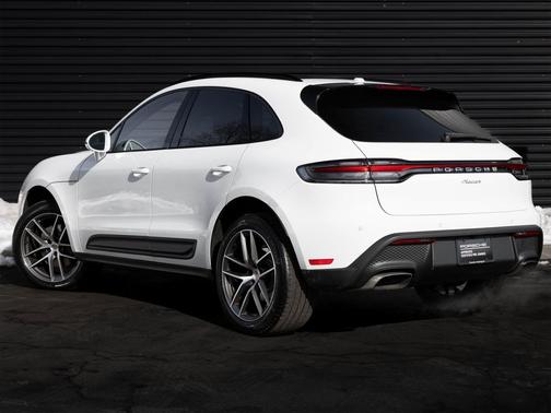 2025 Porsche Macan Base