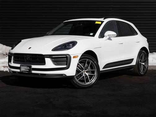 2025 Porsche Macan Base