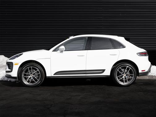 2025 Porsche Macan Base