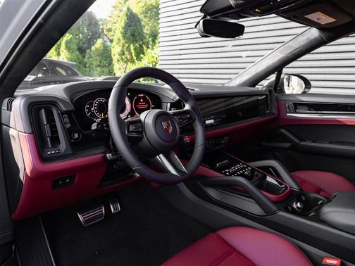 2026 Porsche Cayenne Turbo GT