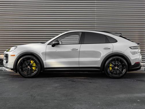 2026 Porsche Cayenne Turbo GT