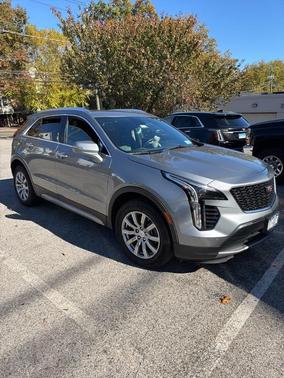 2023 Cadillac XT4 Premium Luxury
