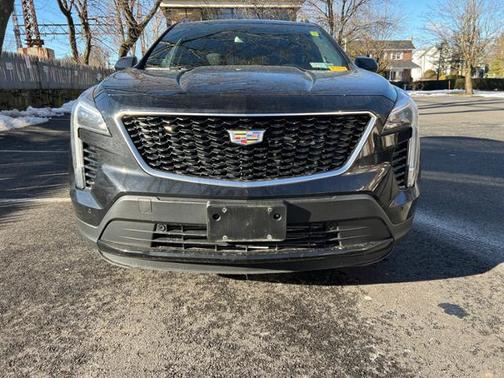 Photo 4 of 21 of 2019 Cadillac XT4 Sport
