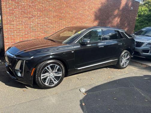 Stellar Black Metallic 2024 Cadillac LYRIQ Luxury