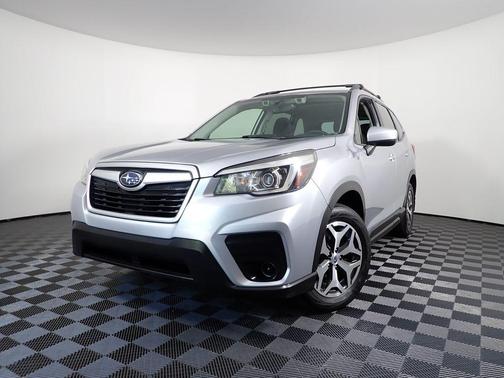 Ice Silver Metallic 2019 Subaru Forester Premium