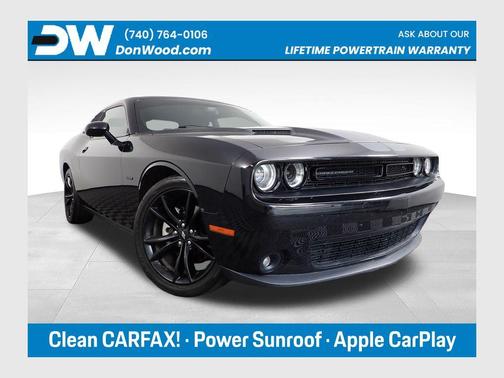 Pitch Black Clearcoat 2017 Dodge Challenger R/T