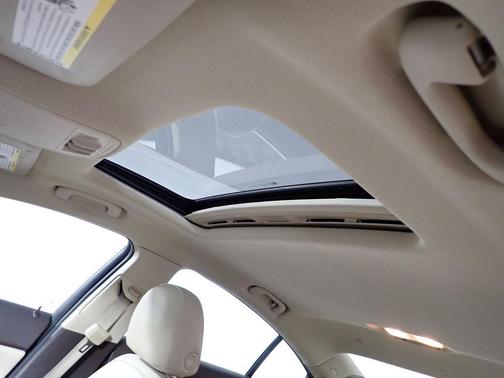 Champagne Silver 2013 Buick Regal Premium 2