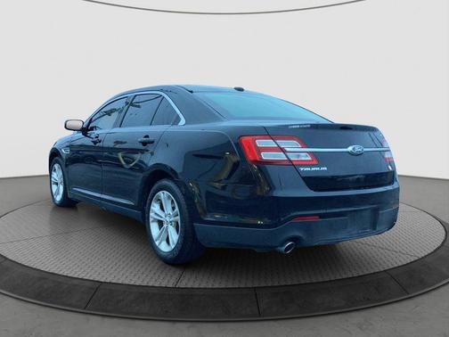2016 Ford Taurus SE