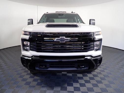 2026 Chevrolet Silverado 2500 Custom