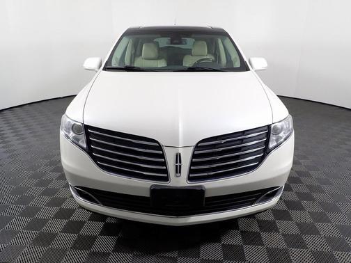 2019 Lincoln MKT Standard