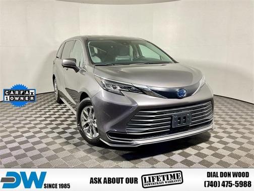 2022 Toyota Sienna LE