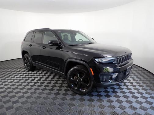 2022 Jeep Grand Cherokee Altitude
