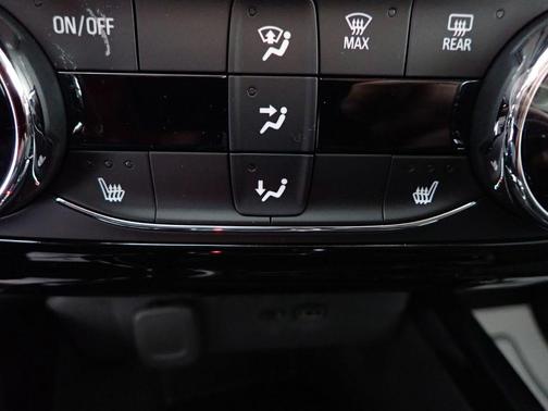 Mosaic Black Metallic 2026 Chevrolet Trax ACTIV