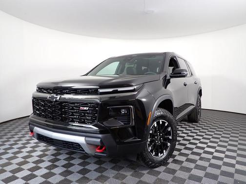 Mosaic Black Metallic 2026 Chevrolet Traverse Z71