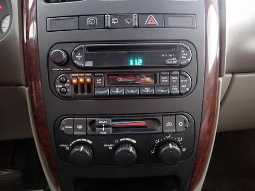2001 Chrysler Town & Country LX