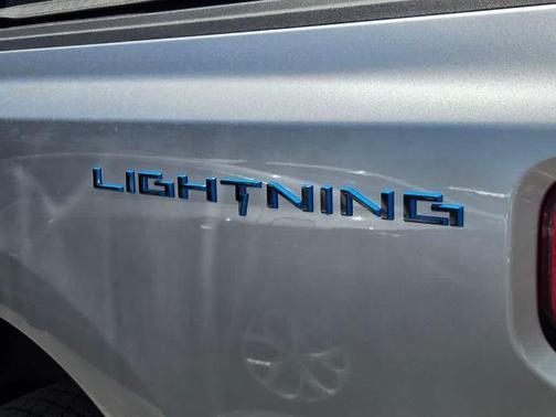 ICONIC SILVER METALLIC 2025 Ford F-150 LARIAT