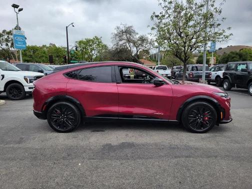 MOLTEN MAGENTA TINTED CC 2025 Ford Mustang Mach-E PREMIUM