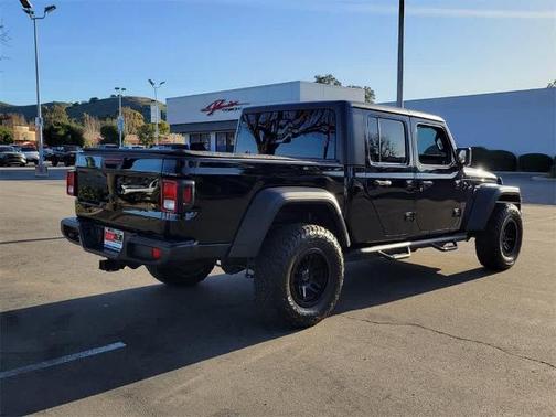 2020 Jeep Gladiator SPORT