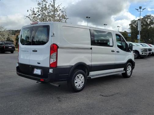 2022 Ford Transit-250