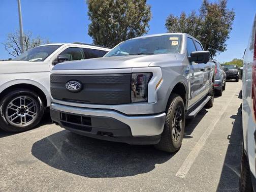 ICONIC SILVER METALLIC 2025 Ford F-150 XLT