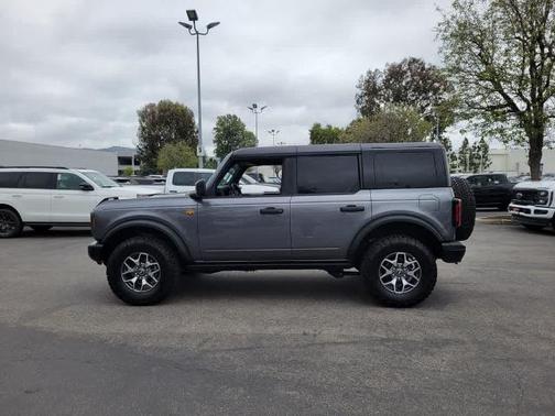 CARBONIZED GRAY METALLIC 2025 Ford Bronco BADLANDS