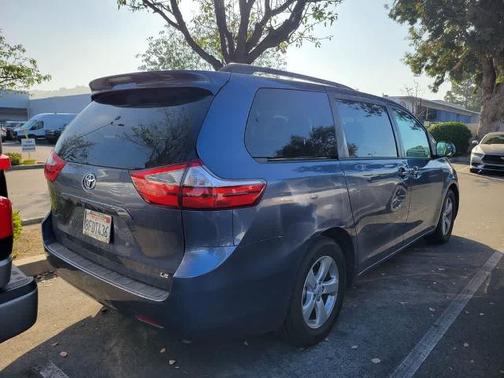 Shoreline Blue Pearl 2017 Toyota Sienna LE 8 PASSENGER