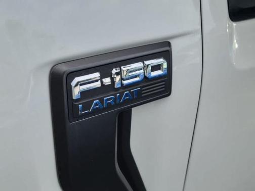 STAR WHITE METALLIC TRICOAT 2023 Ford F-150 LARIAT