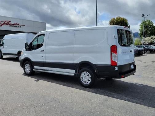 2022 Ford Transit-250