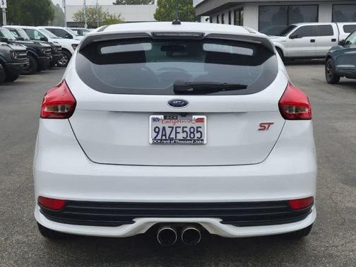 OXFORD WHITE 2017 Ford Focus BASE
