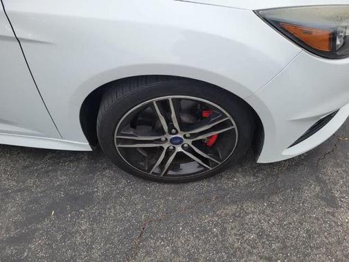 OXFORD WHITE 2017 Ford Focus ST BASE
