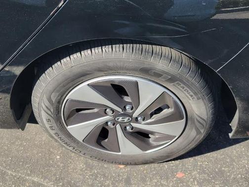 Black Noir Pearl 2018 Hyundai IONIQ Hybrid SEL