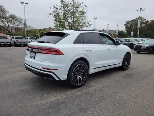 Glacier White Metallic 2022 Audi Q8 55 QUATTRO PREMIUM