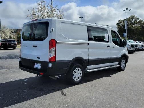 2022 Ford Transit-250