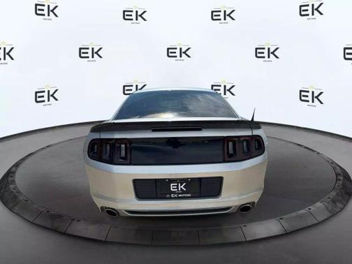 2014 Ford Mustang V6