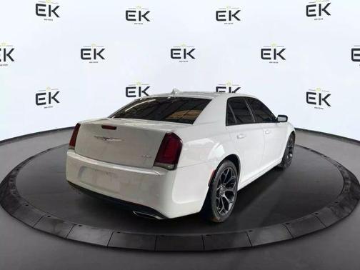 2019 Chrysler 300 Touring