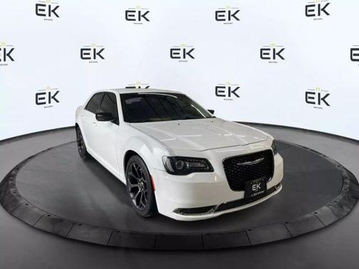 2019 Chrysler 300 Touring