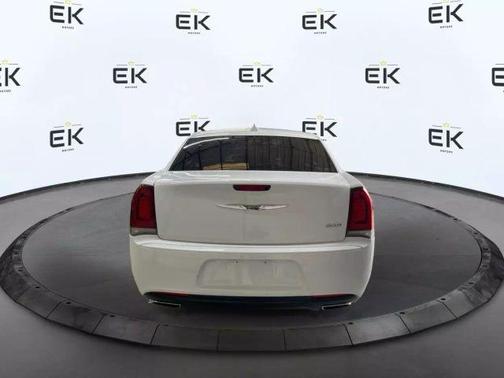 2019 Chrysler 300 Touring
