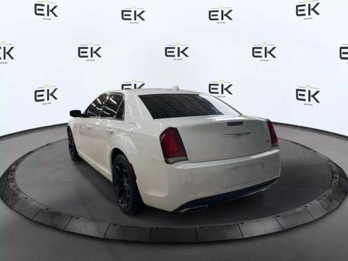2019 Chrysler 300 Touring