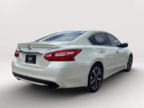 2016 Nissan Altima 2.5 SR