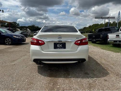 2016 Nissan Altima 2.5 SR