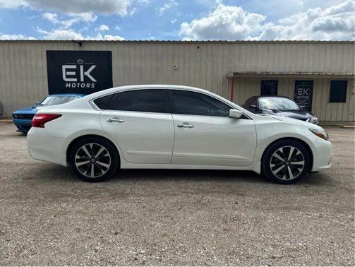 2016 Nissan Altima 2.5 SR