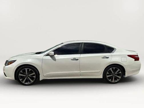 2016 Nissan Altima 2.5 SR