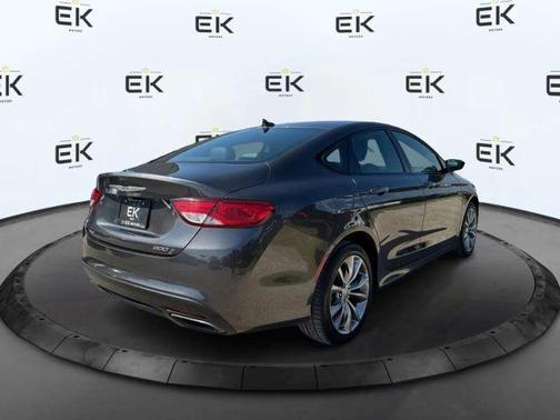 2016 Chrysler 200 S