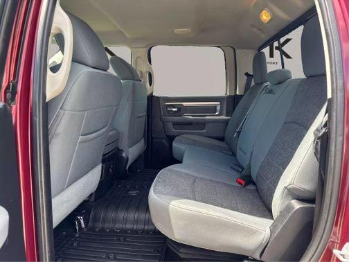 2016 RAM 1500 SLT
