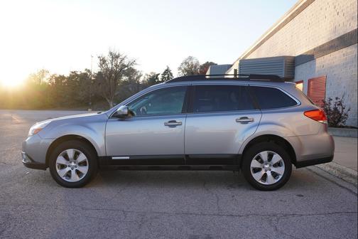 2010 Subaru Outback 2.5 i Premium