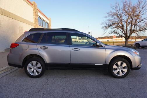 2010 Subaru Outback 2.5 i Premium