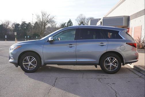2017 INFINITI QX60 Base