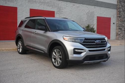 Iconic Silver Metallic 2020 Ford Explorer XLT
