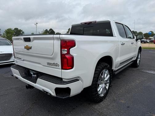 White 2024 Chevrolet Silverado 1500 High Country