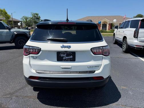 White 2018 Jeep Compass Limited